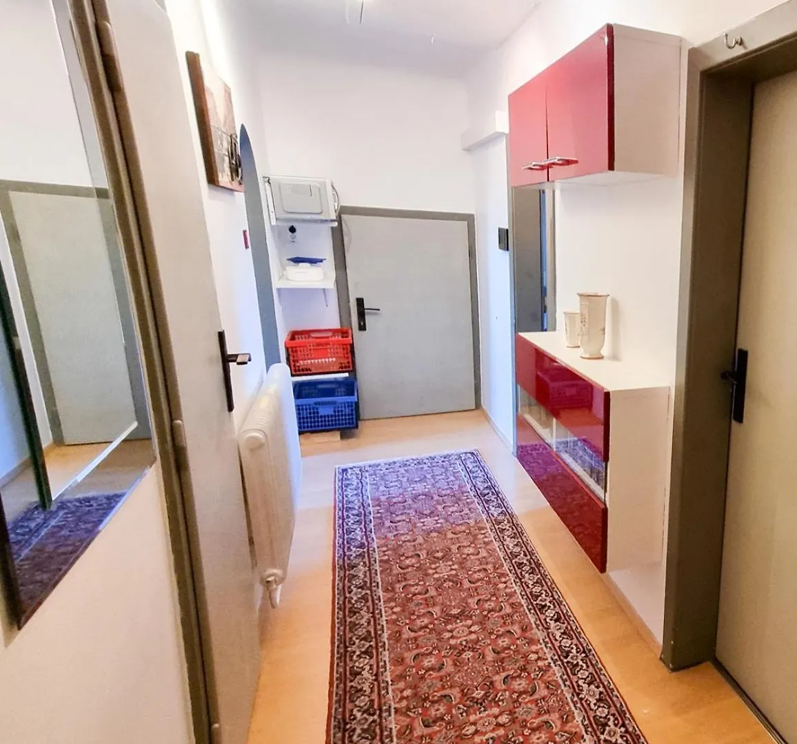 Exclusive Apartment Donau-City P&R Vienna 0*,